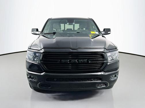 Diamond Black Crystal Pearlcoat 2021 RAM 1500 Big Horn/Lone Star