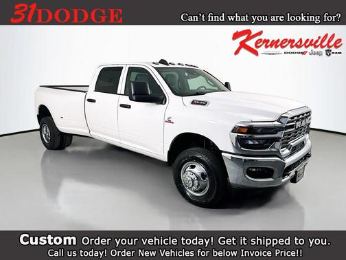 Bright White Clearcoat 2026 RAM 3500 Tradesman Crew Cab 4x4 8' Box