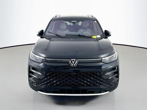 2025 Volkswagen Tiguan 2.0T SEL R-Line 4MOTION
