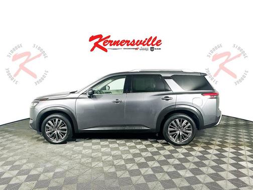2022 Nissan Pathfinder SL 4WD