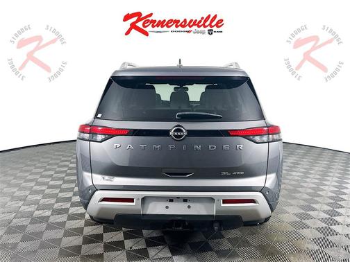 2022 Nissan Pathfinder SL 4WD