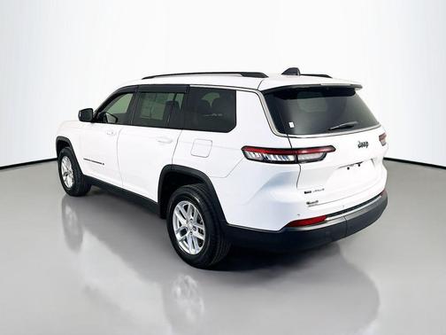 Bright White Clearcoat 2022 Jeep Grand Cherokee L Laredo