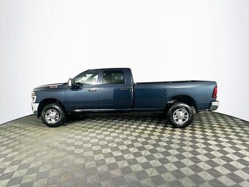2025 RAM 2500 Tradesman Crew Cab 4x4 8' Box