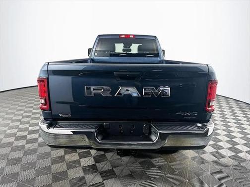 2025 RAM 2500 Tradesman Crew Cab 4x4 8' Box