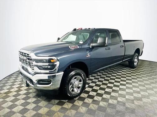 2025 RAM 2500 Tradesman Crew Cab 4x4 8' Box