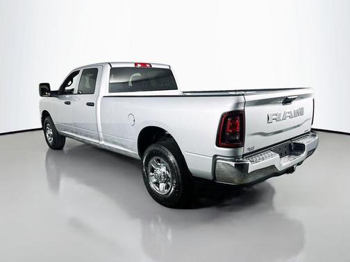 2026 RAM 2500 Tradesman Crew Cab 4x2 8' Box