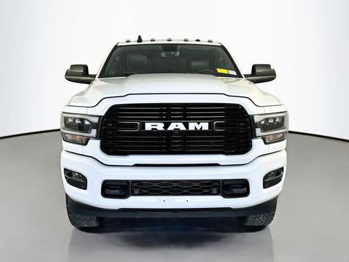 Bright White Clearcoat 2022 RAM 3500 Laramie Crew Cab 4x4 8' Box