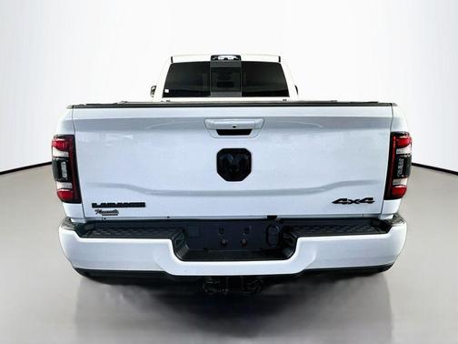 Bright White Clearcoat 2022 RAM 3500 Laramie Crew Cab 4x4 8' Box