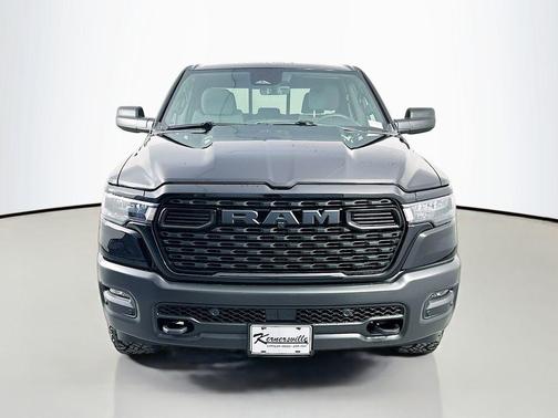 Diamond Black Crystal Pearlcoat 2026 RAM 1500 Warlock Crew Cab 4x4 5'7' Box