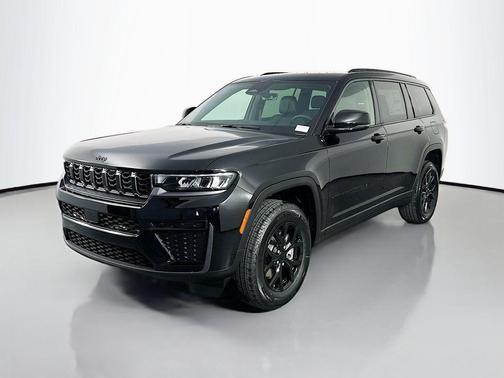 Diamond Black Crystal Pearlcoat 2026 Jeep Grand Cherokee L Altitude