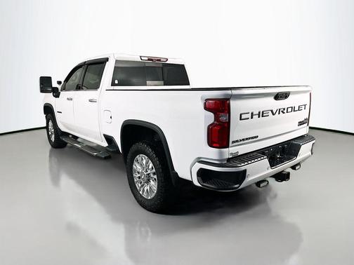 Summit White 2020 Chevrolet Silverado 2500 High Country