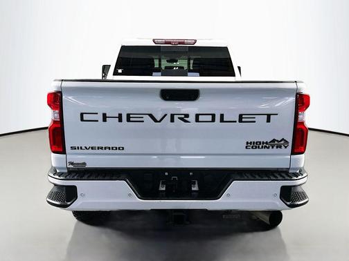 Summit White 2020 Chevrolet Silverado 2500 High Country