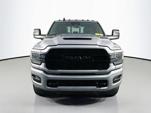 Billet Silver Metallic Clearcoat 2023 RAM 2500 Limited Crew Cab 4x4 6'4' Box