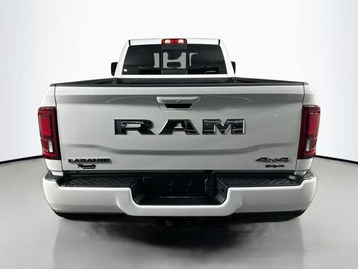 2025 RAM 2500 Laramie Crew Cab 4x4 8' Box