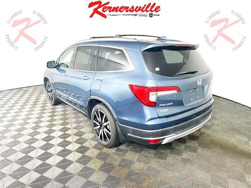 2022 Honda Pilot Touring 8-Passenger