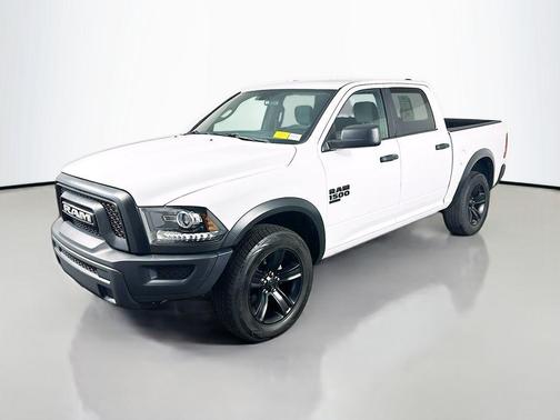 Bright White Clearcoat 2022 RAM 1500 Classic Warlock Crew Cab 4x4 5'7' Box