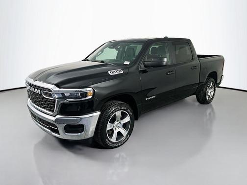 Diamond Black Crystal Pearlcoat 2026 RAM 1500 Tradesman