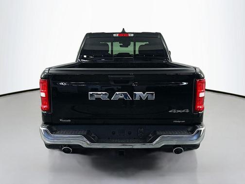 Diamond Black Crystal Pearlcoat 2026 RAM 1500 Tradesman