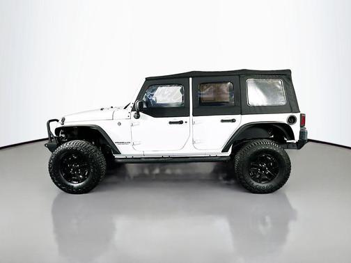 Bright White Clearcoat 2016 Jeep Wrangler Unlimited Willys Wheeler