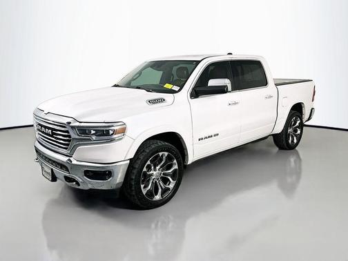 Ivory White Tri-Coat Pearlcoat 2019 RAM 1500 Longhorn