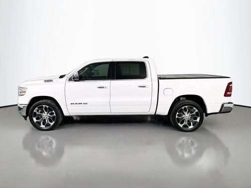 Ivory White Tri-Coat Pearlcoat 2019 RAM 1500 Longhorn