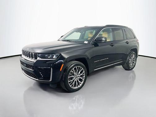 diamond black crystal pearlcoat 2026 Jeep Grand Cherokee Summit