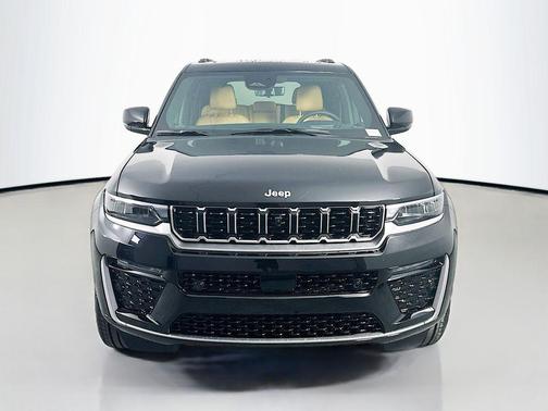 diamond black crystal pearlcoat 2026 Jeep Grand Cherokee Summit