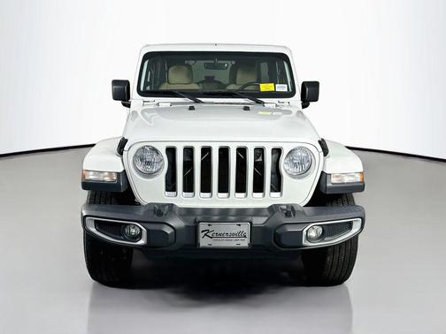 Bright White Clearcoat 2018 Jeep Wrangler Unlimited Sahara