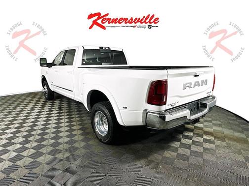 2025 RAM 3500 Limited Crew Cab 4x4 8' Box