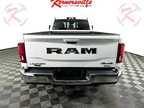 2025 RAM 3500 Limited Crew Cab 4x4 8' Box