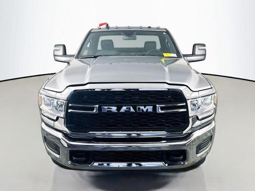 2024 RAM 2500 Tradesman Regular Cab 4x2 8' Box