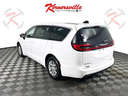 2025 Chrysler Pacifica L