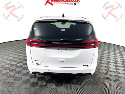 2025 Chrysler Pacifica L