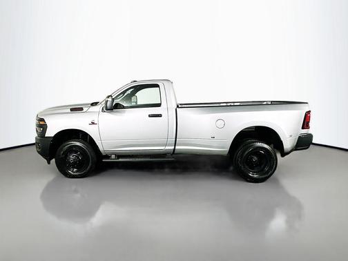 2026 RAM 3500 Tradesman Regular Cab 4x4 8' Box