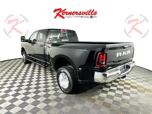 2025 RAM 3500 Tradesman Crew Cab 4x4 8' Box