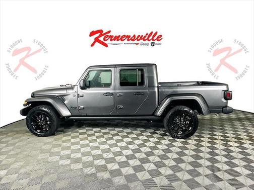 2025 Jeep Gladiator Nighthawk