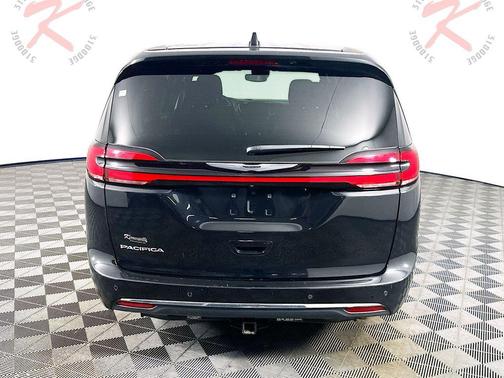2023 Chrysler Pacifica Touring