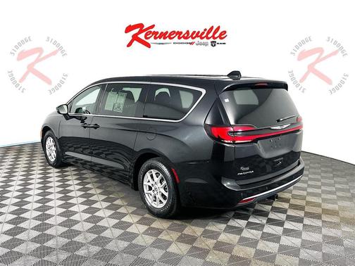 2023 Chrysler Pacifica Touring