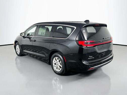 2023 Chrysler Pacifica Touring