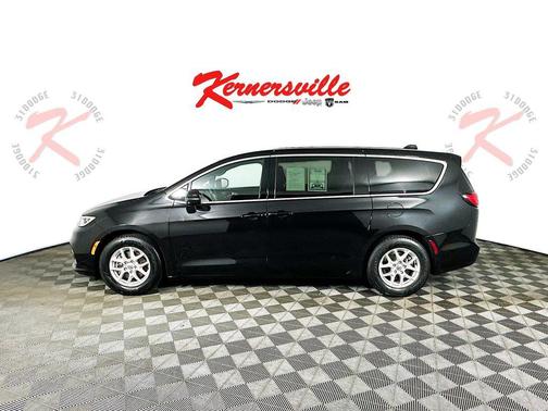 2023 Chrysler Pacifica Touring