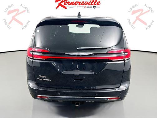 2023 Chrysler Pacifica Touring