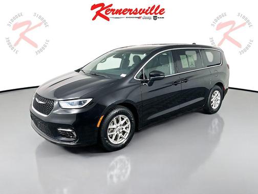 2023 Chrysler Pacifica Touring