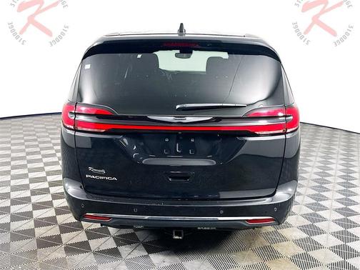 2023 Chrysler Pacifica Touring