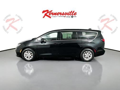 2023 Chrysler Pacifica Touring