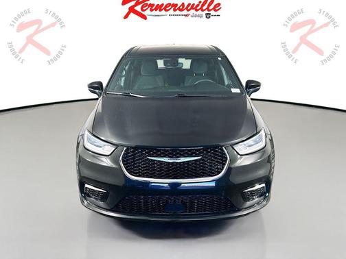 2023 Chrysler Pacifica Touring