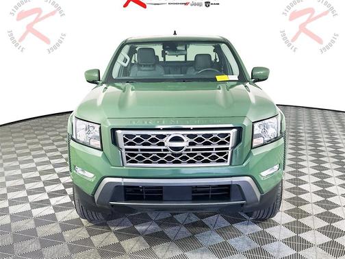 2024 Nissan Frontier SV