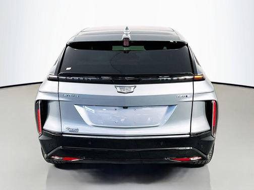 Argent Silver Metallic 2024 Cadillac LYRIQ Luxury