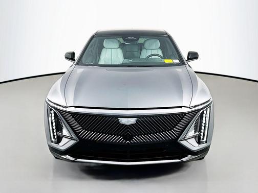 Argent Silver Metallic 2024 Cadillac LYRIQ Luxury