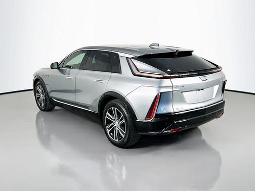 Argent Silver Metallic 2024 Cadillac LYRIQ Luxury