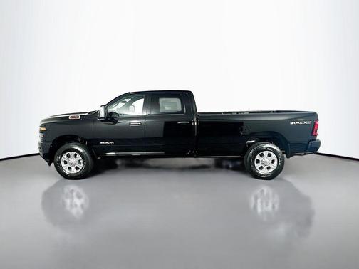 Diamond Black Crystal Pearlcoat 2026 RAM 2500 Big Horn